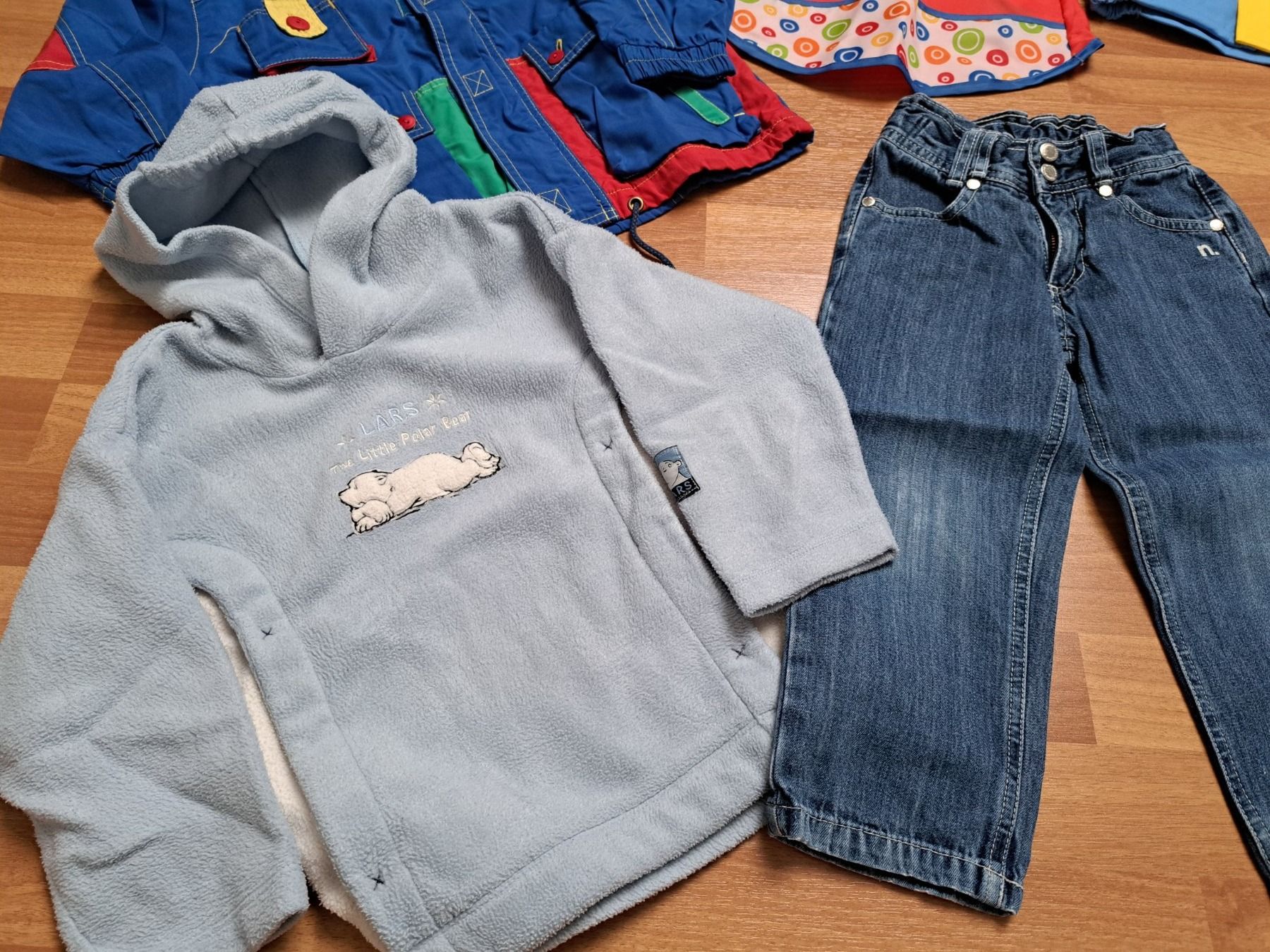 Lotti & Set di vestiti: Kleiderpaket 8-Teilig, Grösse 98 – Usato da Birrhard venduto da Pry 3