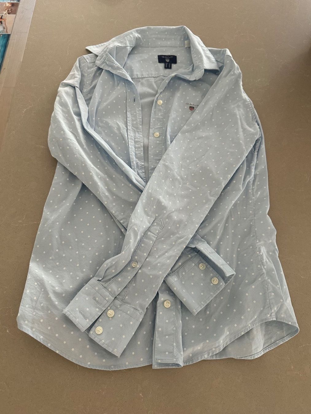 Gant Camicette: 🩵 GANT Bluse | Hellblau mit Punkten | Gr. 36 – Usato da Weggis venduto da _GMA9