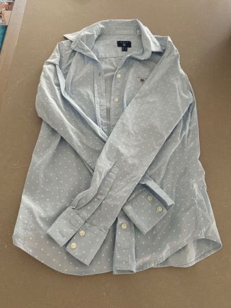 🩵 GANT Bluse | Hellblau mit Punkten | Gr. 36