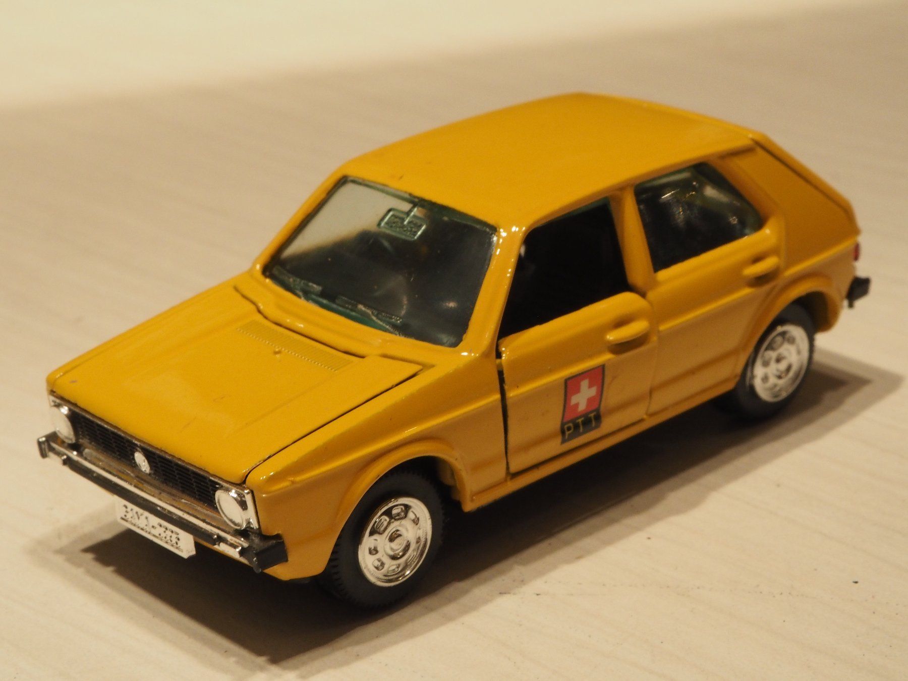 Volkswagen Modellini d'auto: VW Golf PTT Post - Gama – Nuovo e nell'imballaggio originale da Winterthur venduto da 602ccm 1
