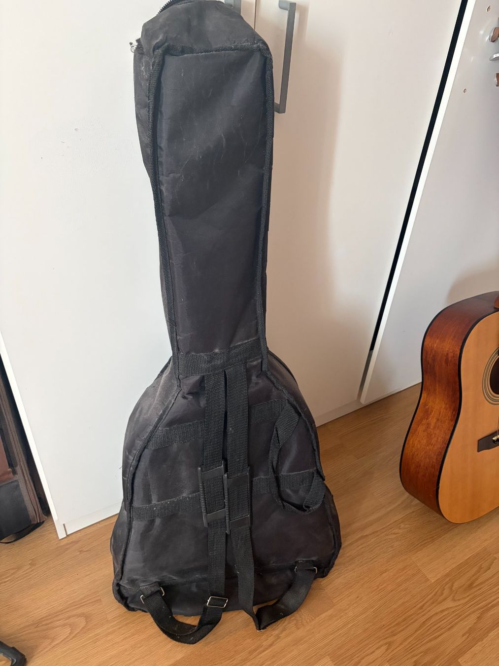 Musikinstrumente: Guitare Samick avec accessoires – Neu (gemäss Beschreibung) aus Biel/Bienne von ami_dr9y 5