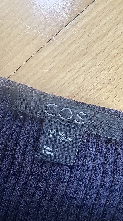 Top: COS | Top | Navy | Grösse XS – Usato da ZÜRICH venduto da Schnauk 1