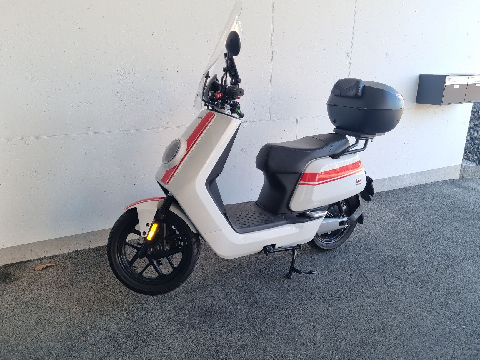 Scooter: NIU NQi GTS Elektroroller mit Topcase – Usato da Stäfa venduto da kal_gr7f 1