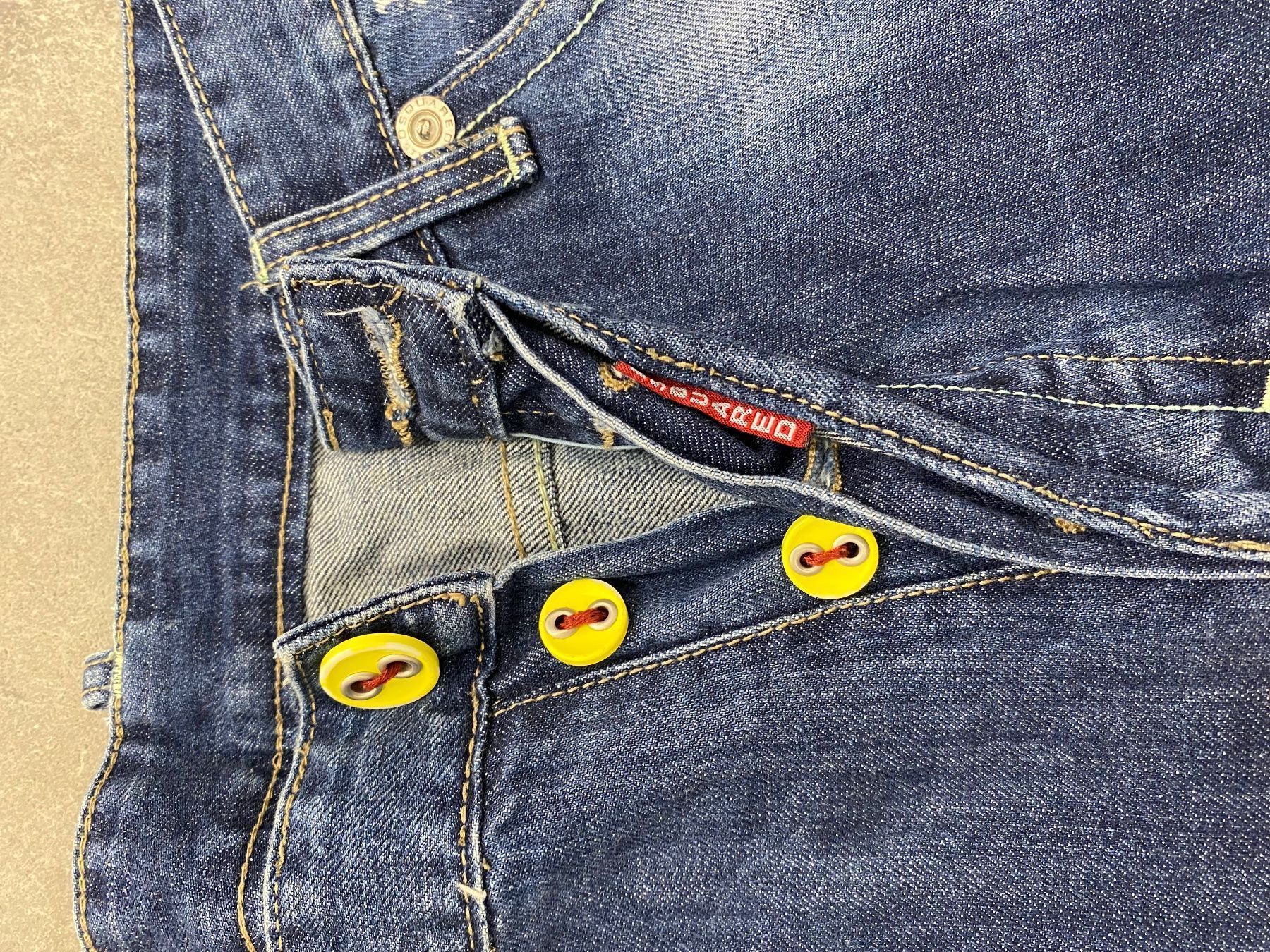 Dsquared2 Jeans: DSQUARED2 Herrenjeans Hose – Usato da Bern venduto da floorball_zoro 3