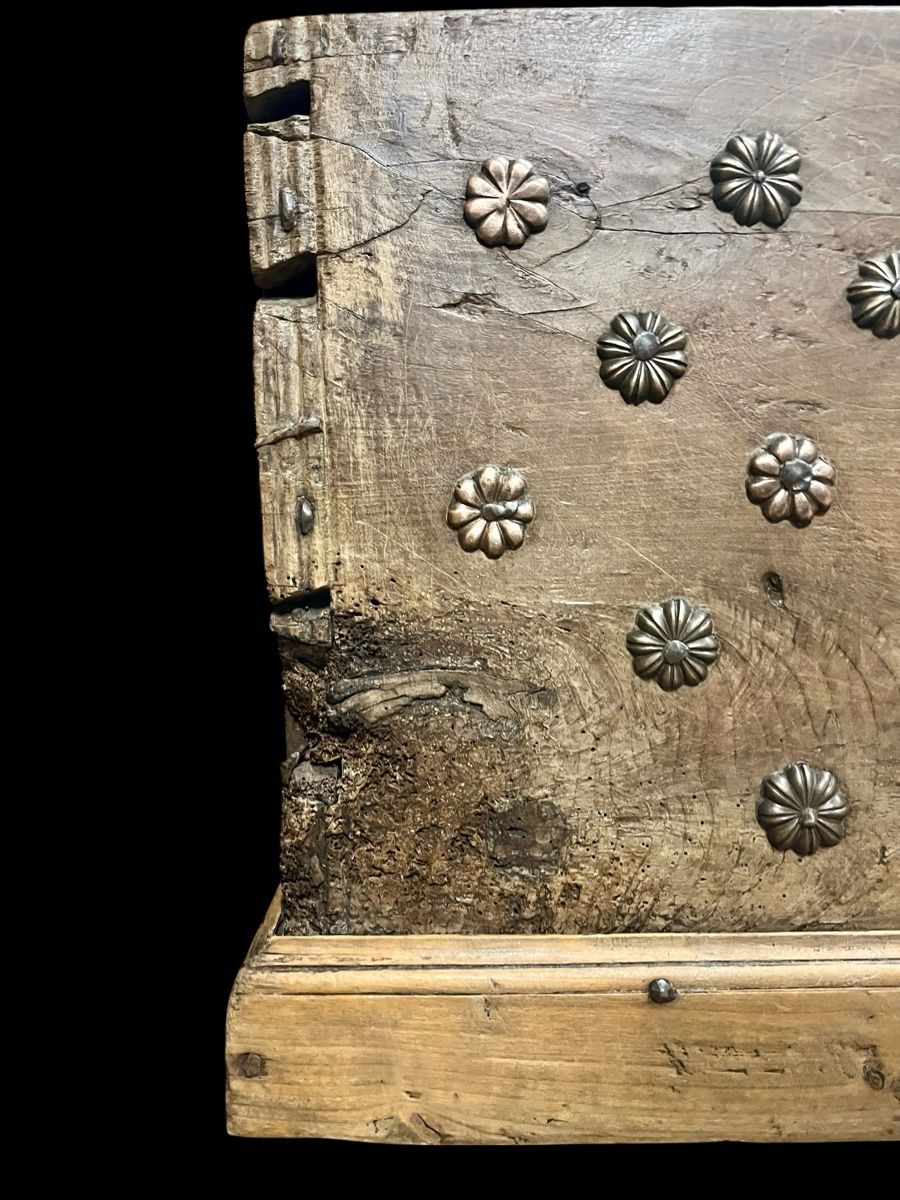 Cassapanche: Uralte Nussbaum-Truhe aus dem Wallis – Usato da Ottikon venduto da san_w99n 5