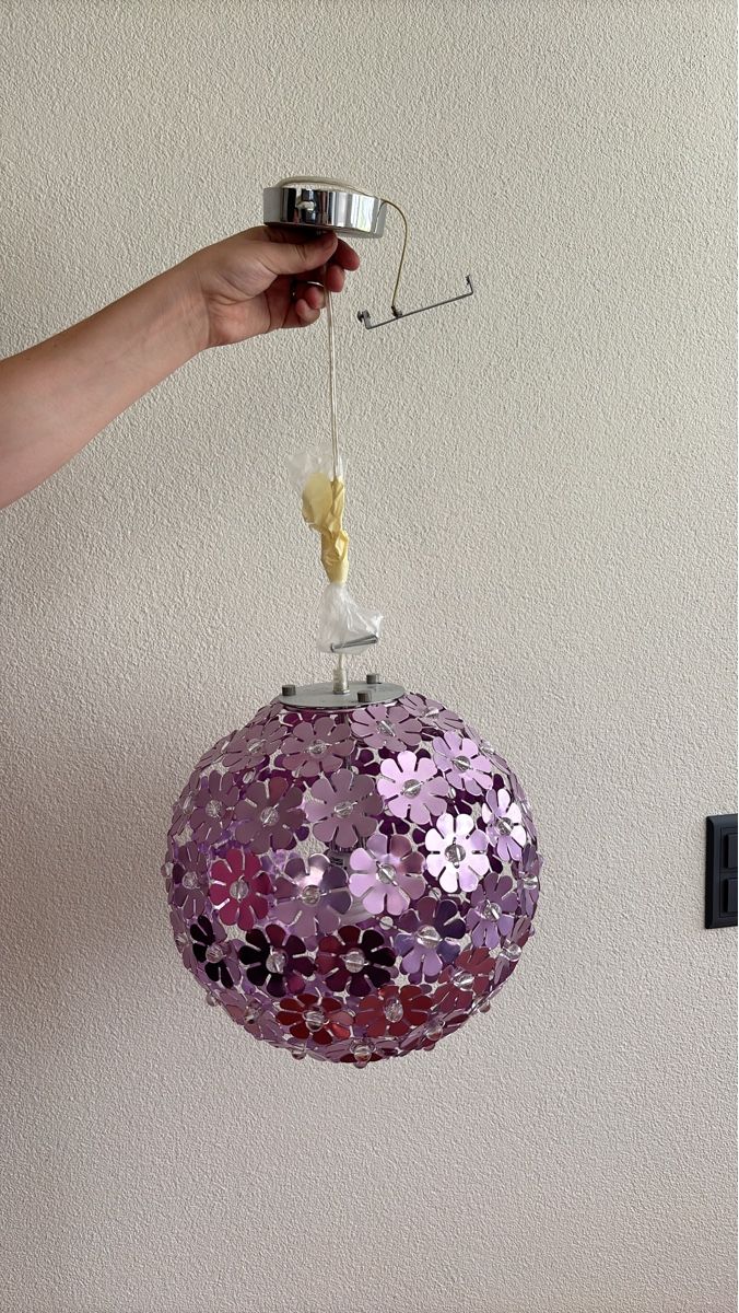 Micasa Kronleuchter & Deckenlampen: Lila Blumen Deckenlampe – Gebraucht aus Einsiedeln von 1991hce