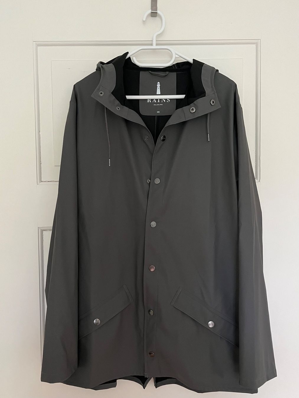Rains Jacken: Rains Regenjacke – Gebraucht aus Luzern von scdtaylor