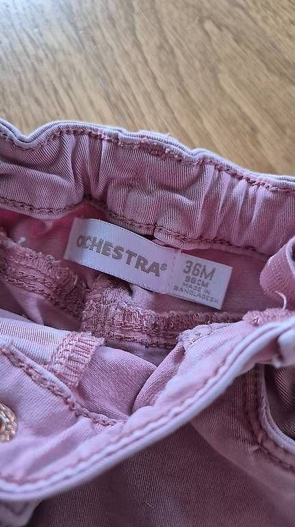 Pantalons: Hosen Gr 98/104 – D'occasion à Unterentfelden par jkl_59w2 2