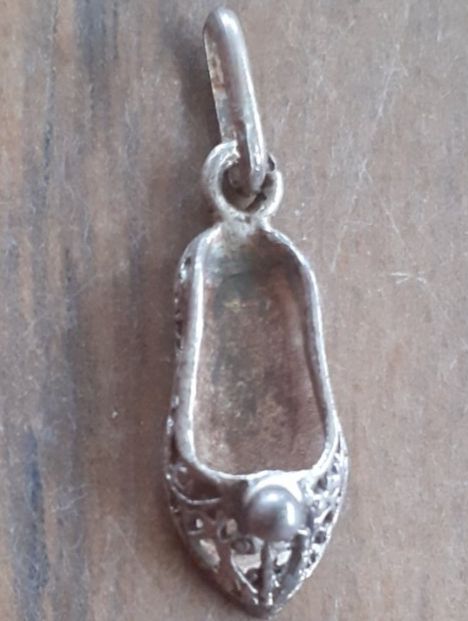 Anhänger: Anhänger Bettelarmband Silber Schuh antik – Gebraucht aus Mörschwil von wunderkiste44 1