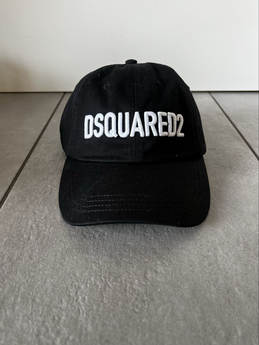 Dsquared2 Chapeaux, bonnets & casquettes: Dsquared2 cappello nuovo – Neuf avec emballage d'origine à Mendrisio par fly_9wzx