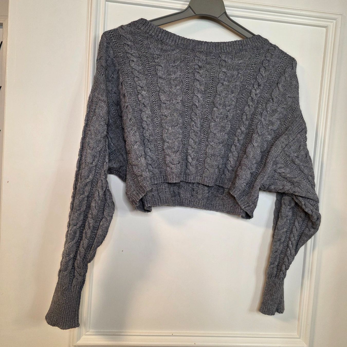 Maglioni & Felpe: Grauer Crop Strickpullover Gr. S/M – Usato da Wald ZH venduto da CapLux 2