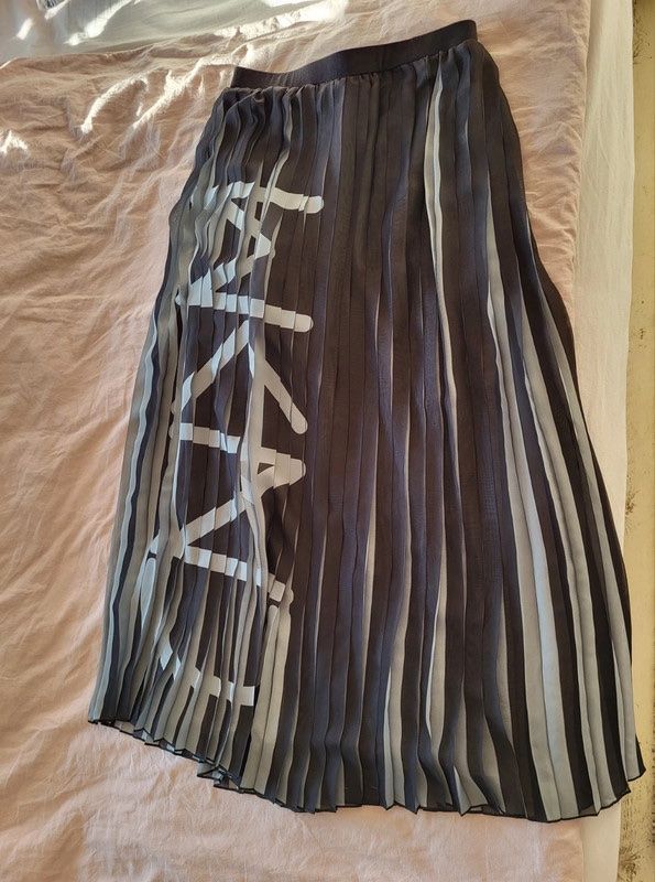 Max Mara Jupes: M - MAX MARA WEEKEND ROCK I – D'occasion à Lopagno par CLep 3