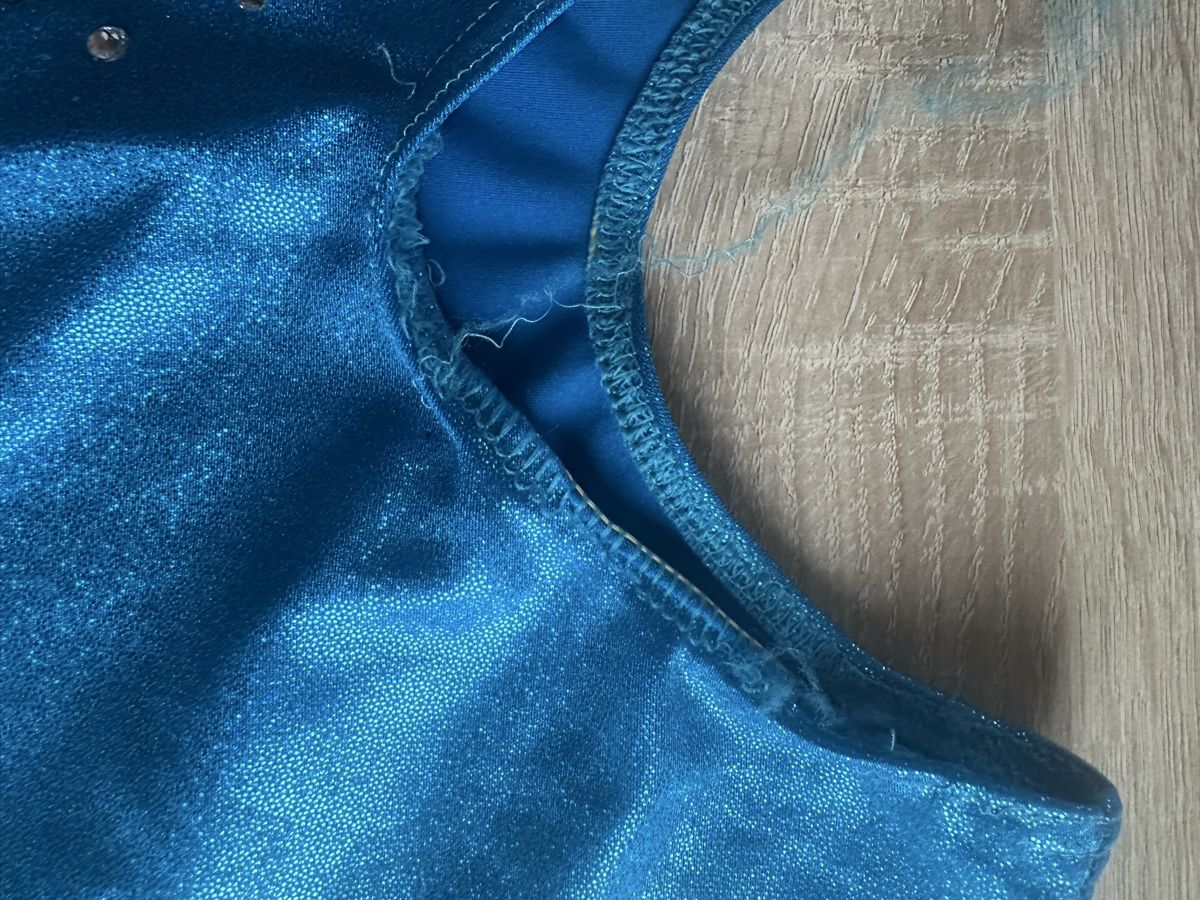 Scarpe, pantaloni & magliette da ginnastica: Gymdress GR M – Usato da Birrwil venduto da kidsstore 1