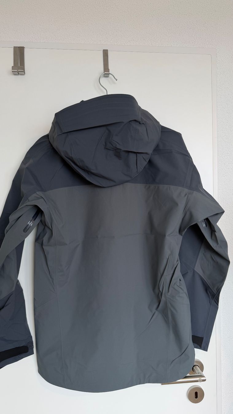 Arcteryx Giacche: Arcteryx Beta AR Jacke Grösse L – Nuovo e nell'imballaggio originale da Waldkirch venduto da SuisseArchiveShop 3