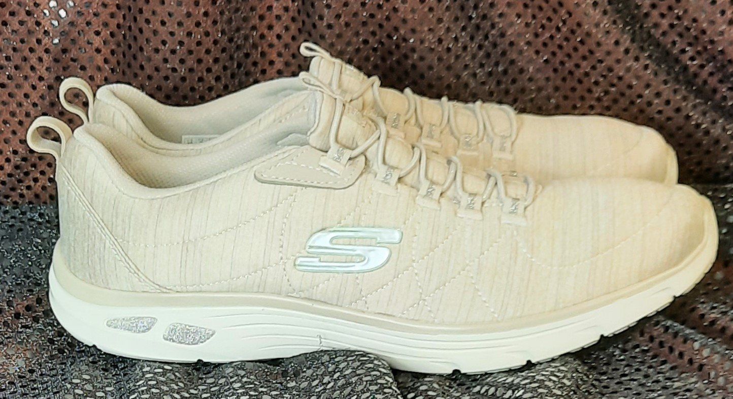 Skechers Scarpe da donna: SKECHERS Damen Sneaker Nat 40 – Nuovo (secondo la descrizione) da Seuzach venduto da VT-Collections2 2