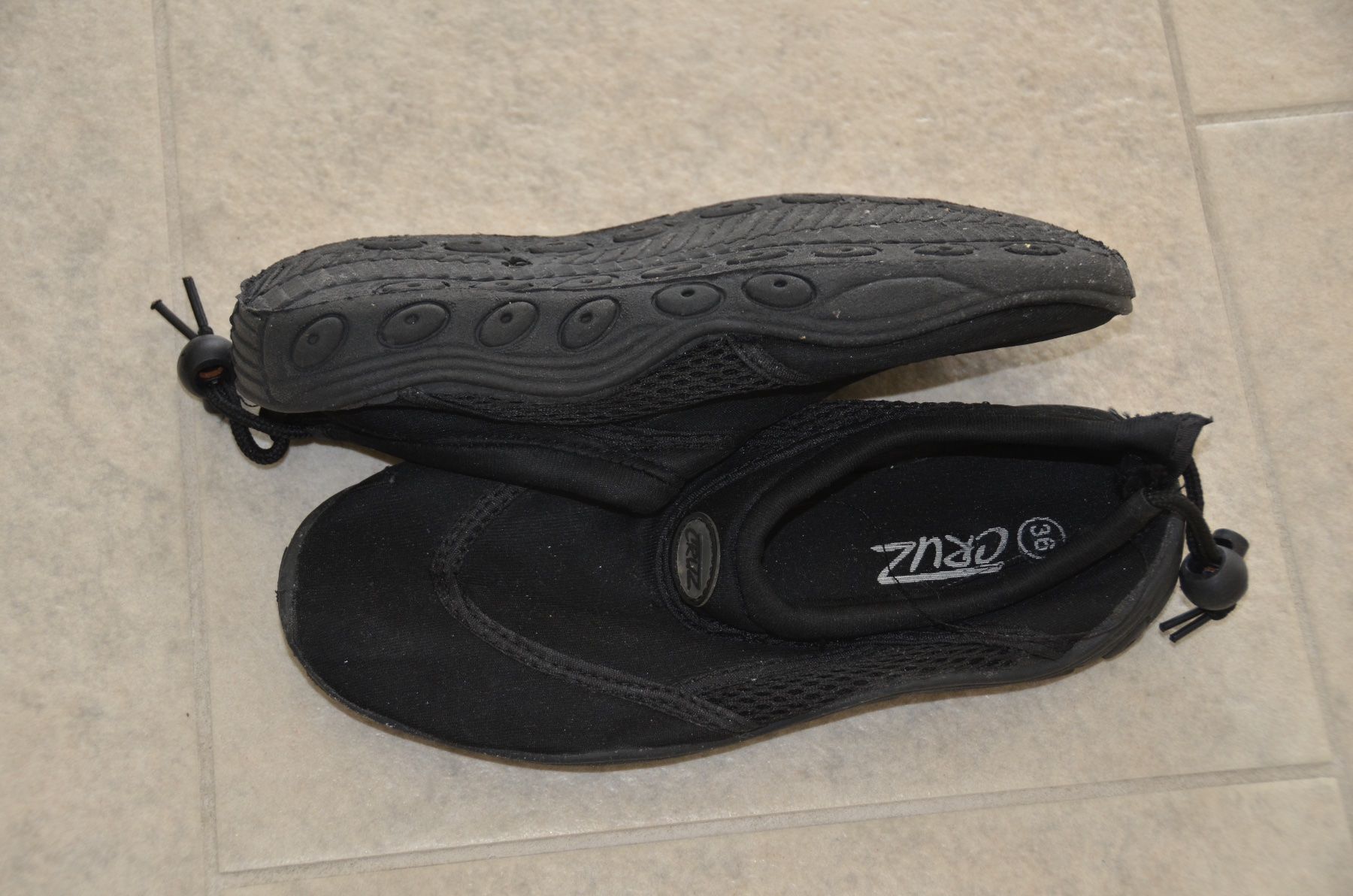 Scarpe da uomo: Cruz Badeschuhe/Schnorchelschuhe Grösse 36 – Usato da Schleinikon venduto da kissa07 1