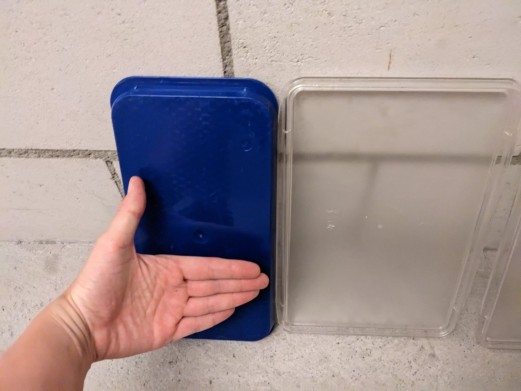 Piatti di portata: 3 Plastik Tabletts – Usato da Basel venduto da labaffe01 1