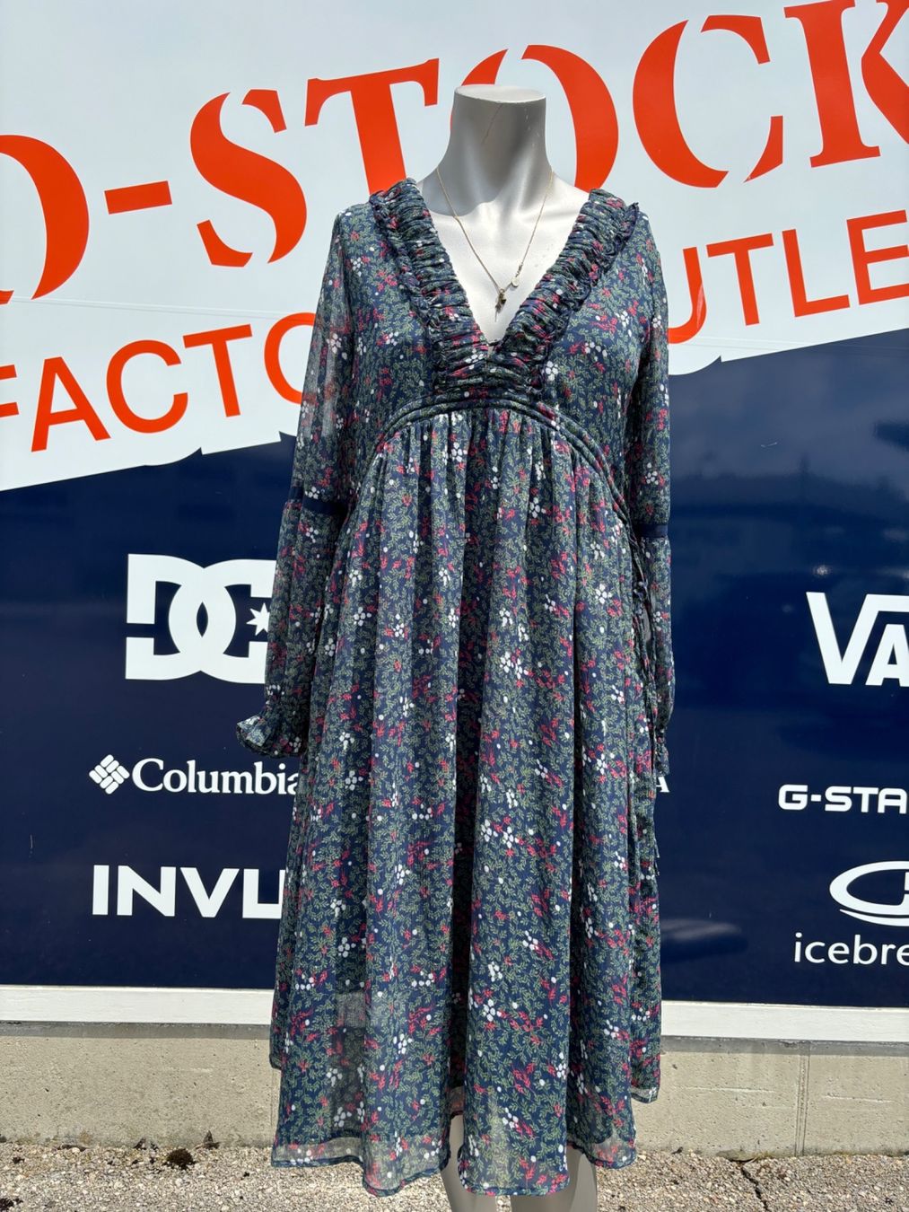 Vestiti: Robe Kaporal Femmes Taille S – Nuovo e nell'imballaggio originale da Orbe venduto da D-stockFactory-Orbe