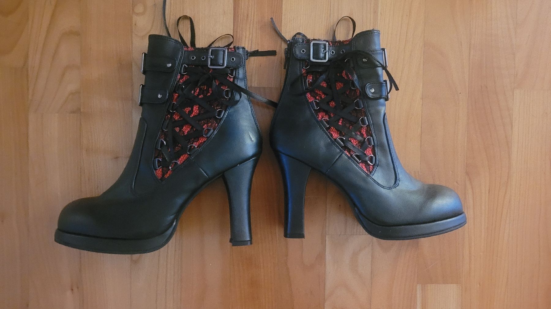 Scarpe da donna: Gothic Stiefeletten Damen – Nuovo (secondo la descrizione) da Seltisberg venduto da Jerrys_Modellbau