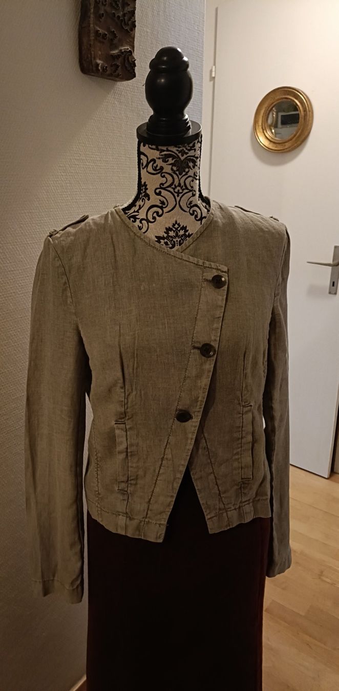 Esprit Giacche: Esprit Jäckchen – Usato da Schaffhausen venduto da sim_j822
