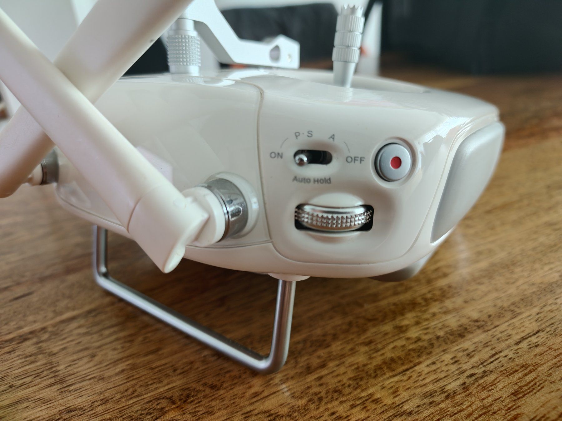 DJI Telecomandi: DJI Phantom 4 pro Fernsteuerung – Usato da Starrkirch-Wil venduto da Manu_aka_sell 4