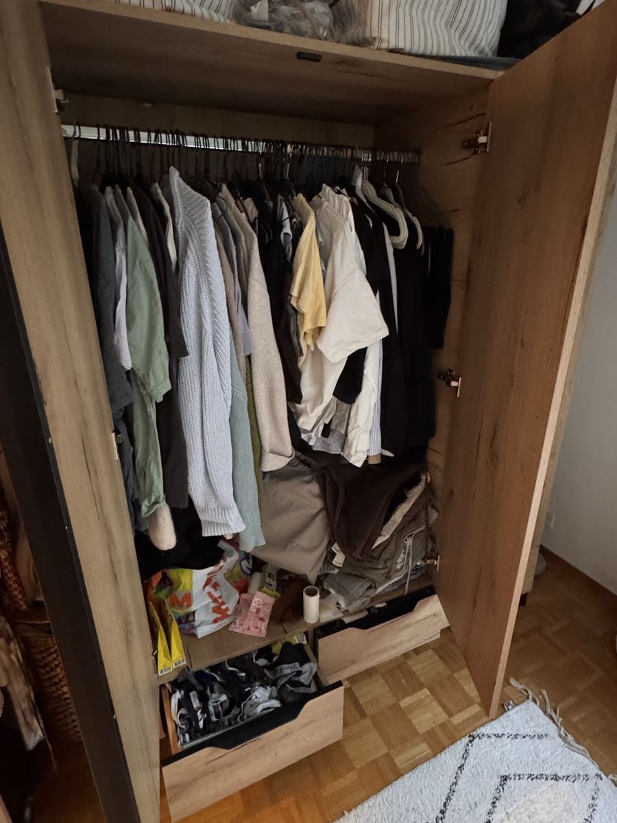 Armadi: Kleiderschrank in Holzoptik – Usato da Zürich venduto da Doba1 1