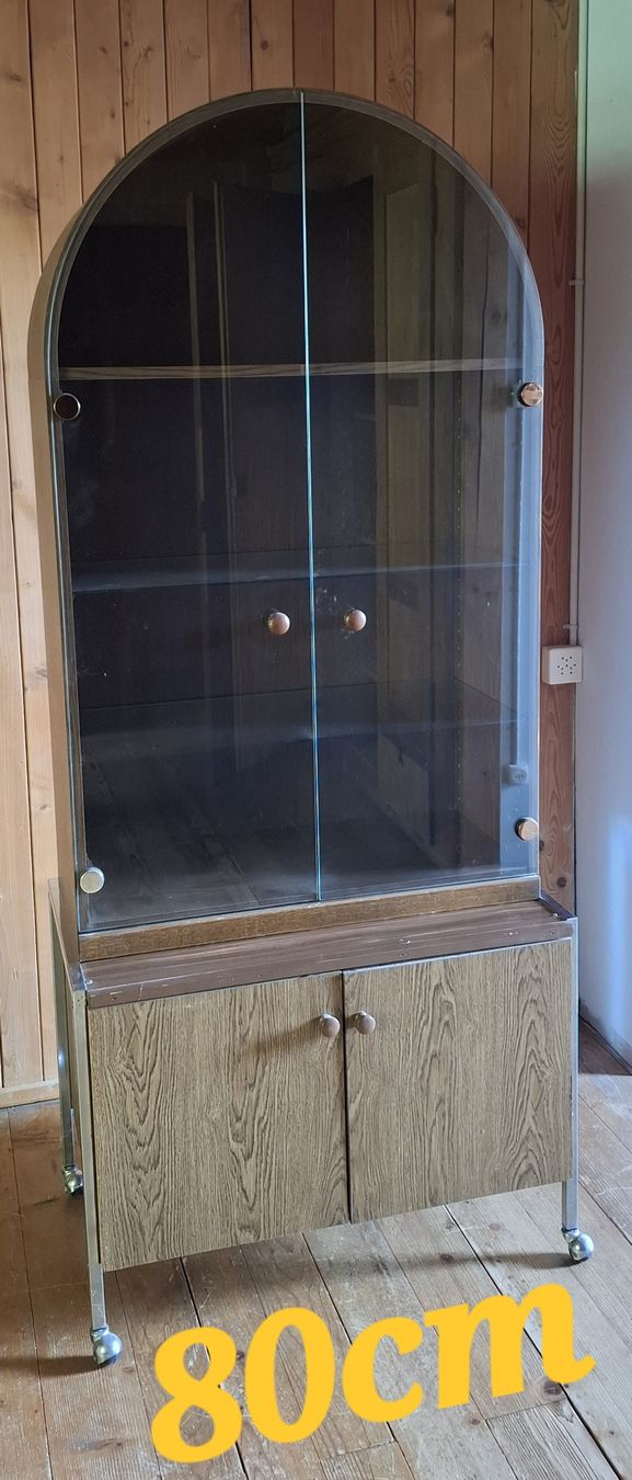 Vitrines: Vitrine auf Möbel mit Rädern – D'occasion à Lengnau BE par Mzno70 1