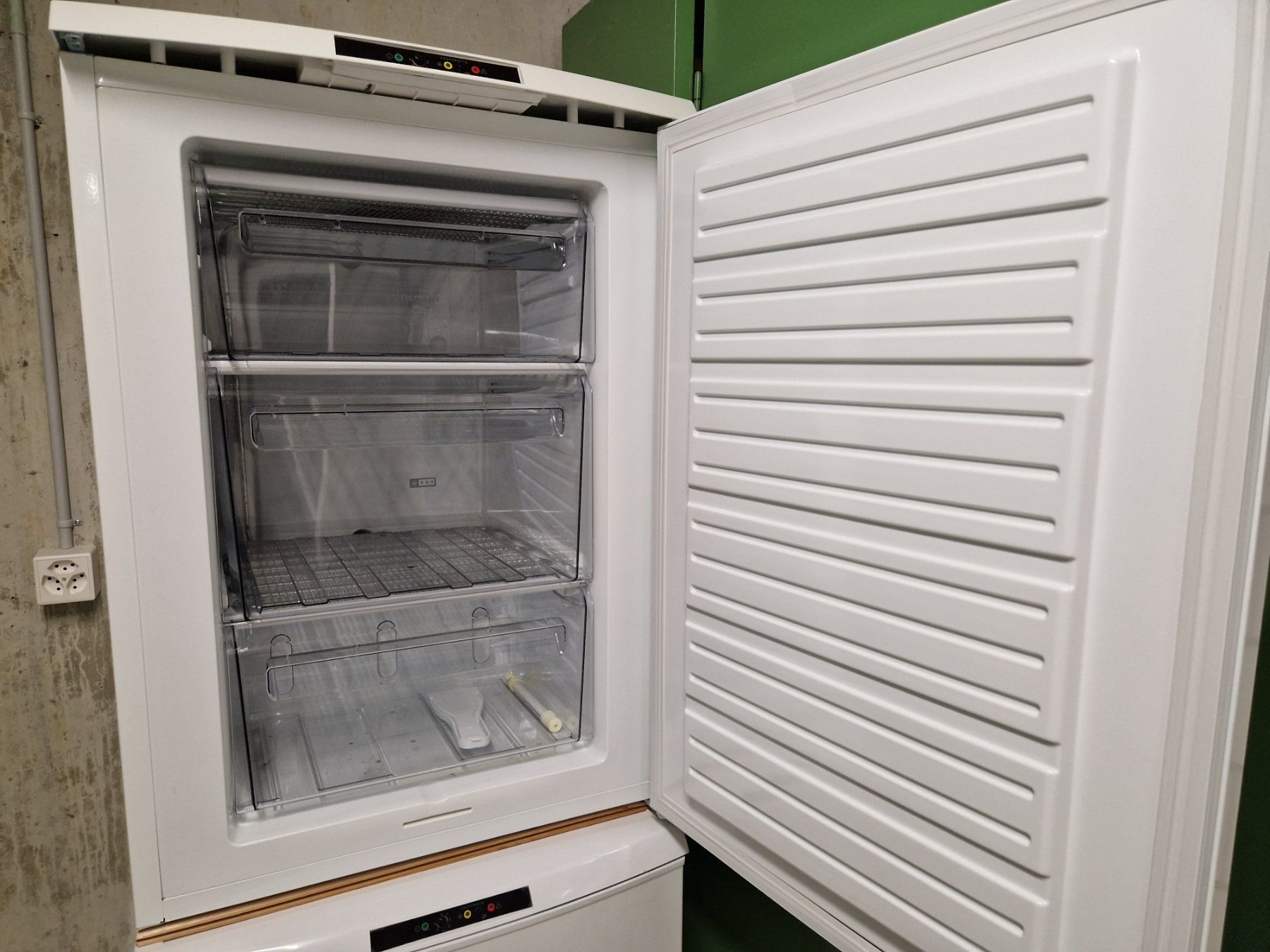 Electrolux Gefrierschrank: Gefrierschrank Elektrolux – Gebraucht aus Erlach von Beppi13 1