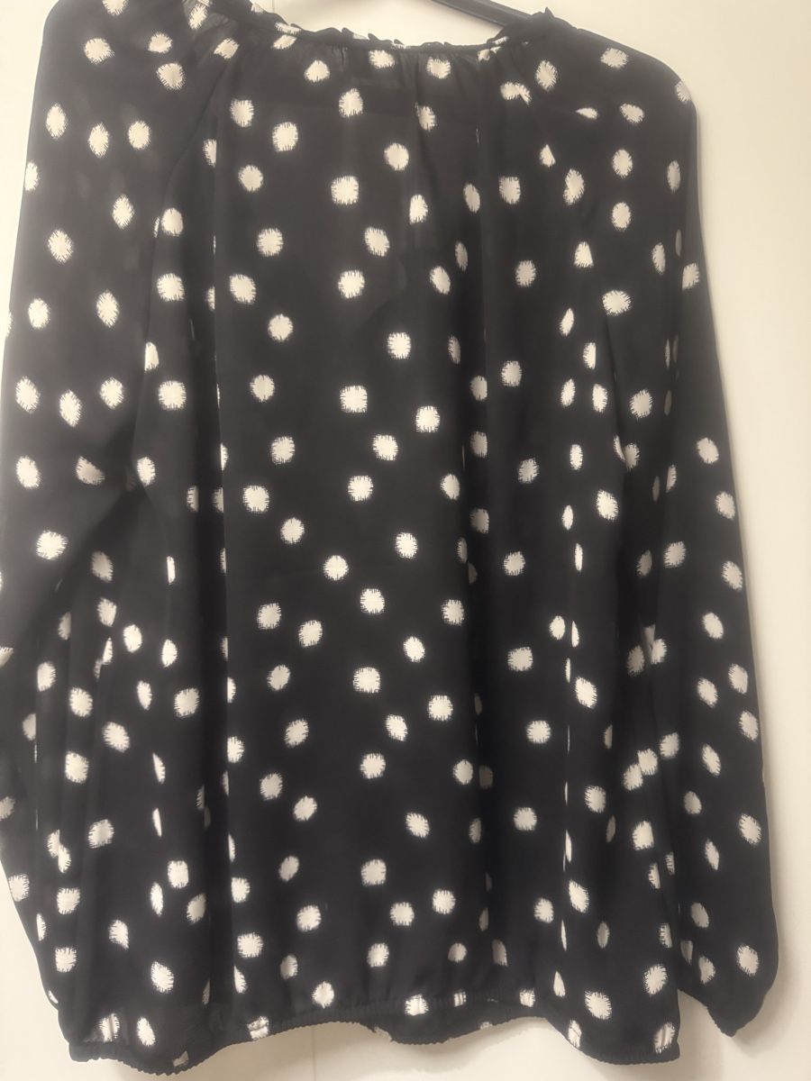 Camicette: Schwarzes Polka Dot Blusenshirt mit Rüsche, Grösse 40. – Nuovo (secondo la descrizione) da Kriens venduto da mav_hd9r 1
