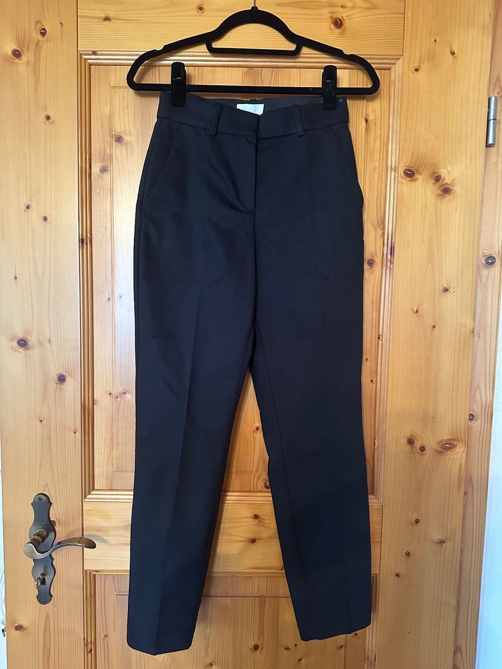 H&M Pantaloni: H&M knöchellange Businesshose schwarz Gr. 34 – Nuovo (secondo la descrizione) da Riedt b. Erlen venduto da sina.aline 7