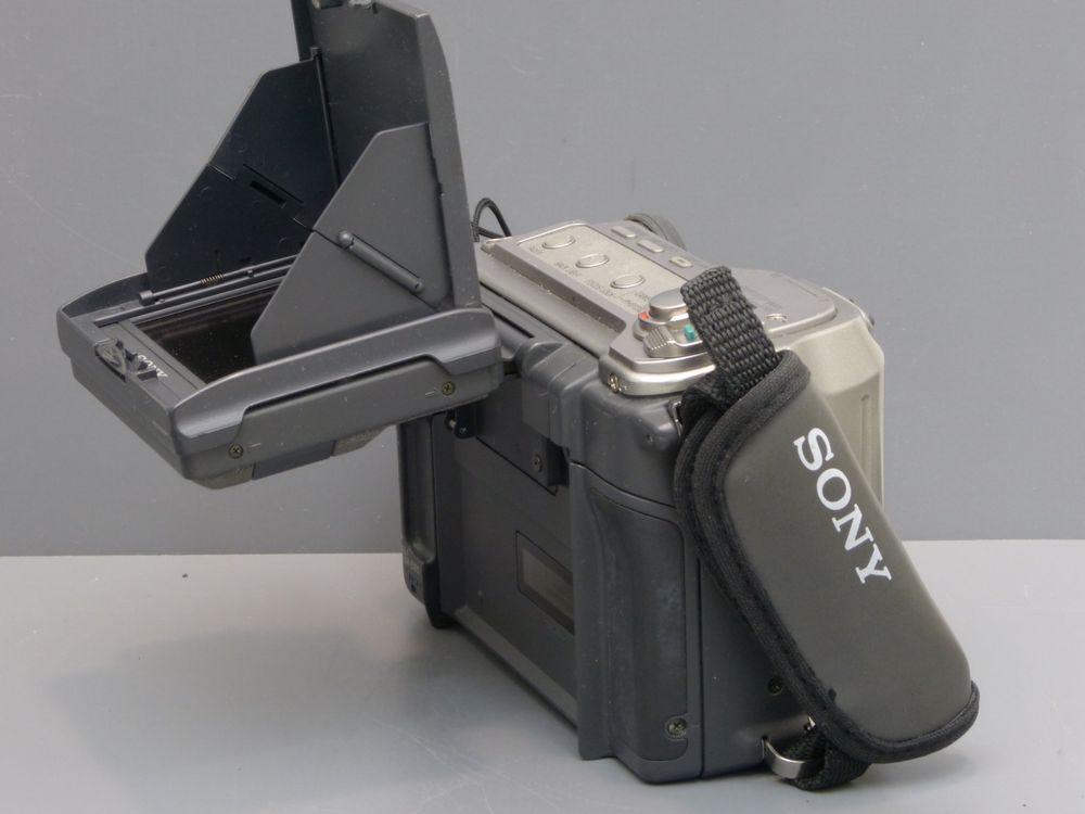 Sony HandyCam Vision DCR-SC100E - Mini DV PAL (D'occasion) à Fully pour