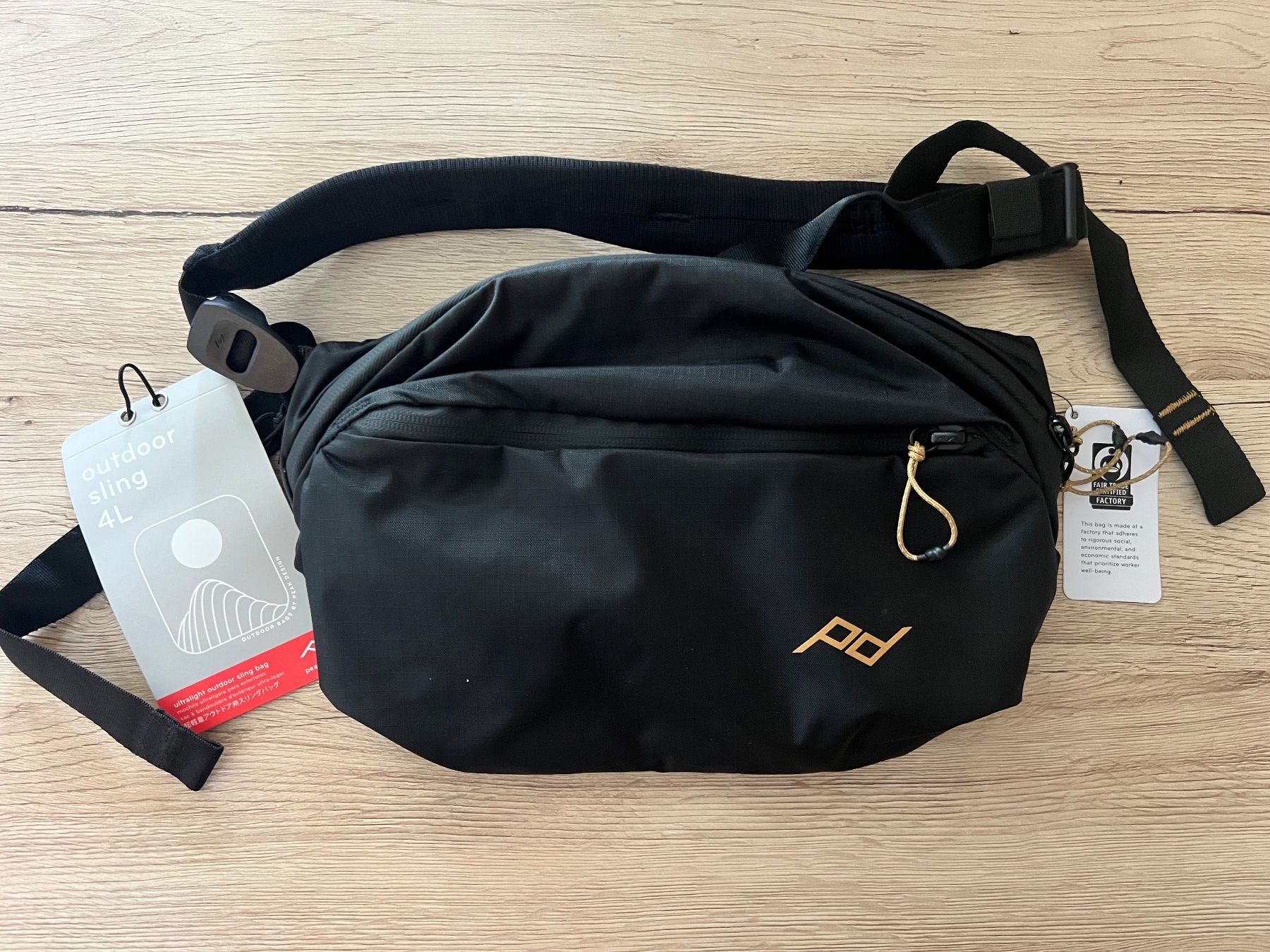 Peak Design Altro in  Abbigliamento & Accessori: Peak Design Outdoor Sling 4L Black – Nuovo e nell'imballaggio originale da Aarau venduto da BuddySwiss 1