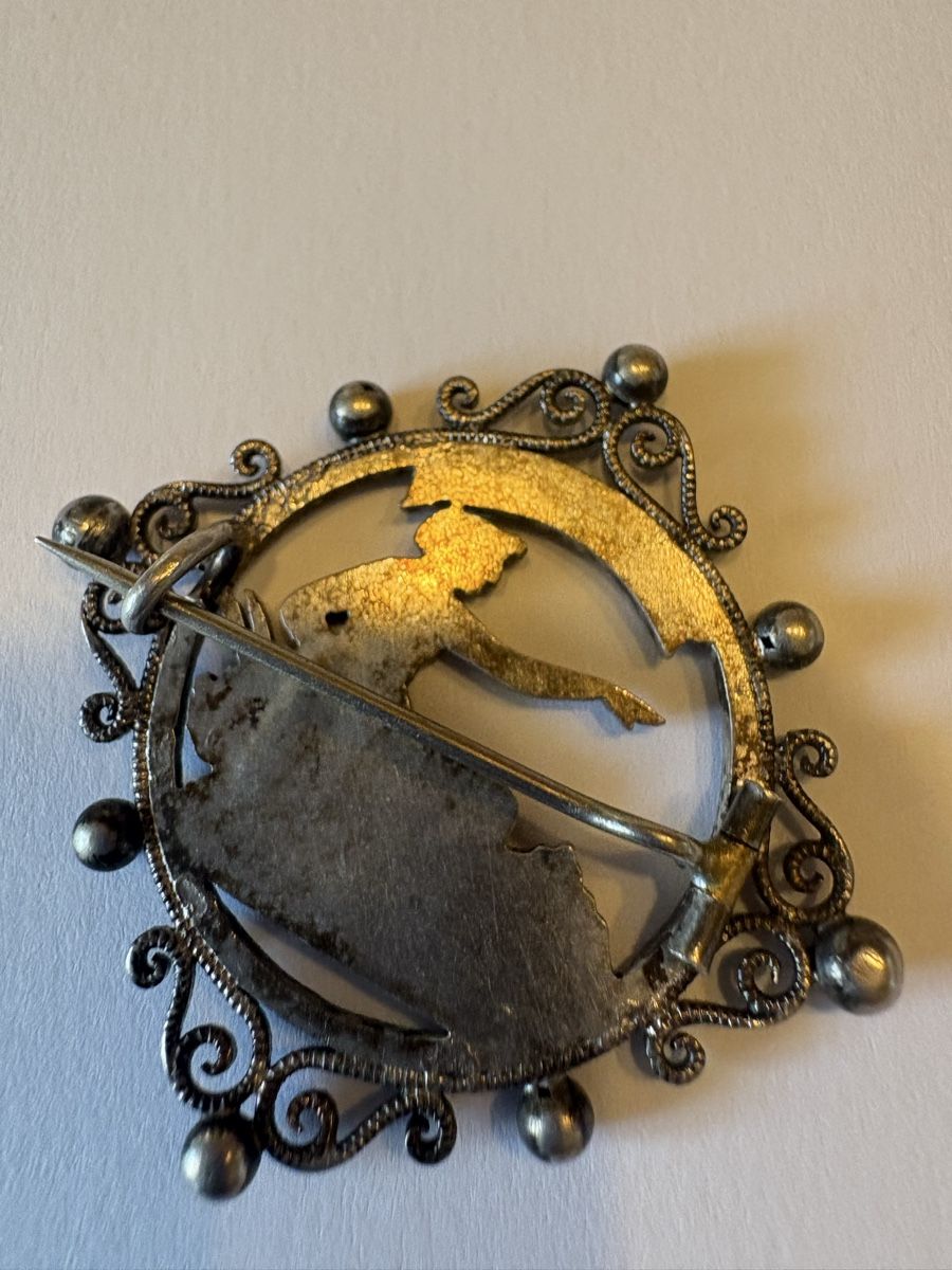 Broches & Aiguilles: Uralte Helvetia Brosche  – D'occasion à Murten par Tzaugg 2