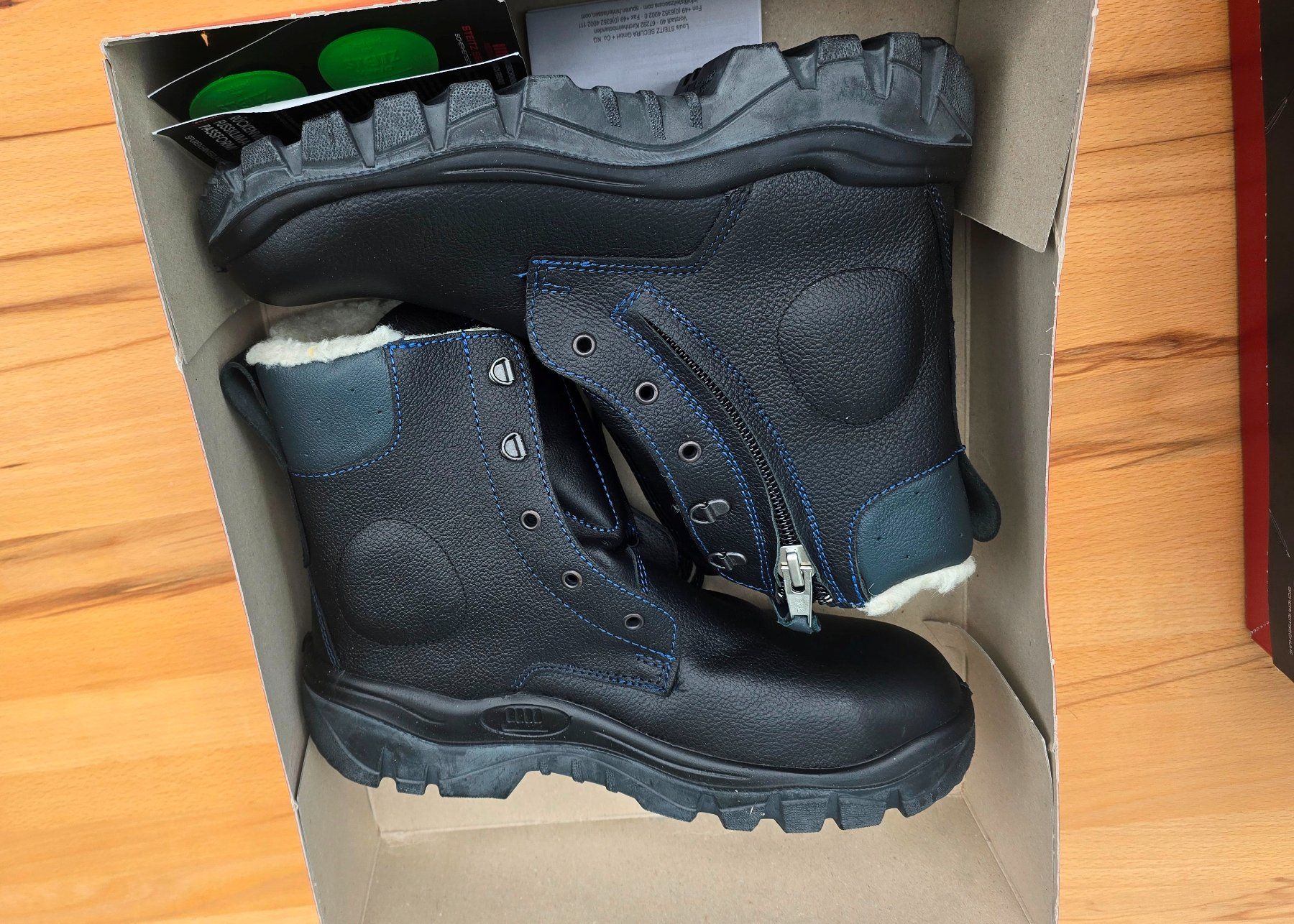 Scarpe da uomo: Arbeitsschuhe Steitz Secura S3 44 Neu Winter – Nuovo e nell'imballaggio originale da Winznau venduto da johny_wayne