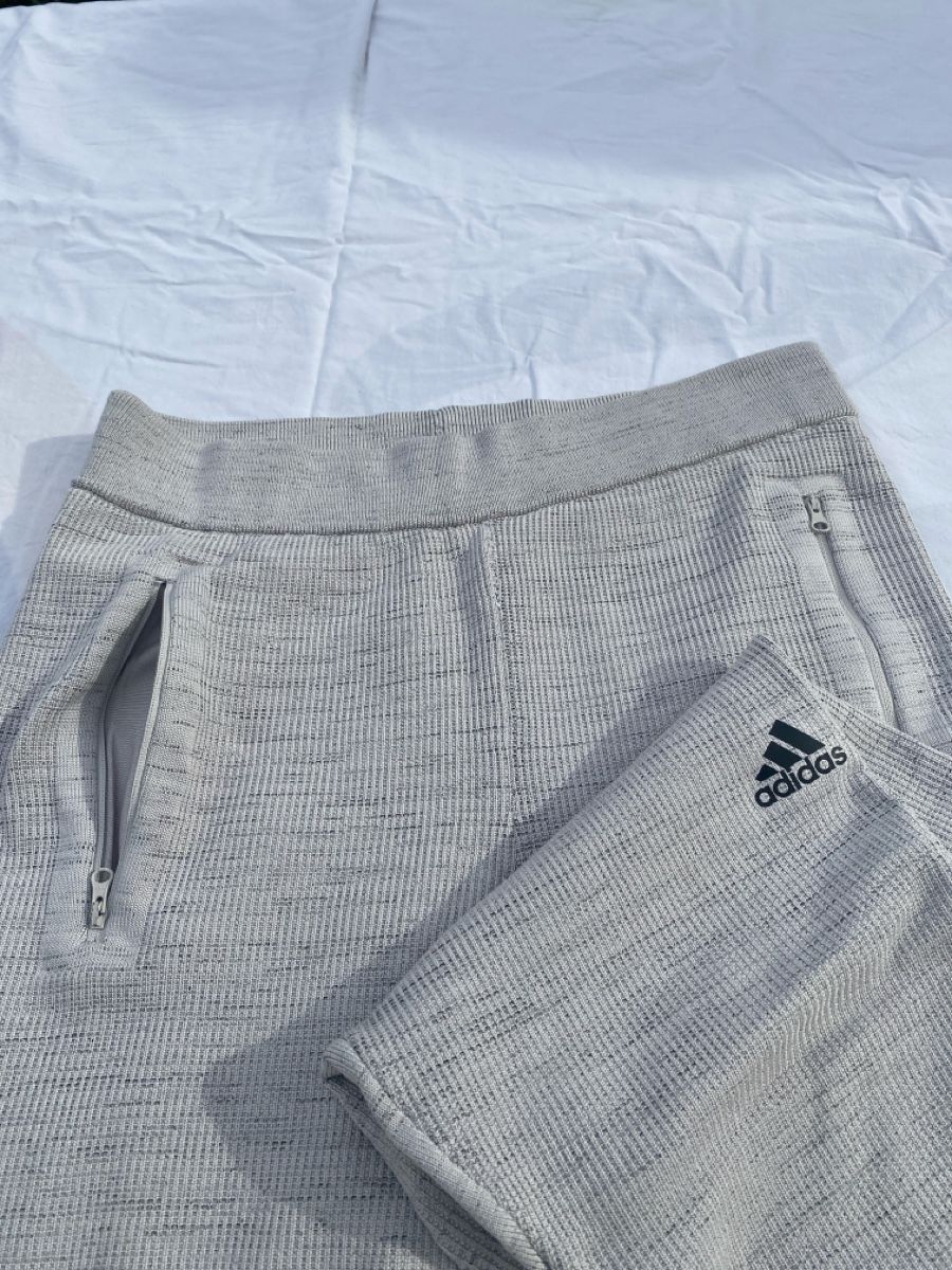 Adidas Pantaloni: Bas training adidas – Usato da Lonay venduto da Ikoko 3