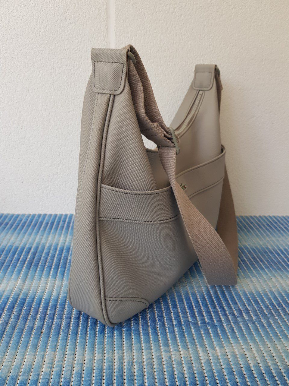Lacoste Borse da donna: Lacoste Umhängetasche beige – Usato da Basel venduto da Birs868 2