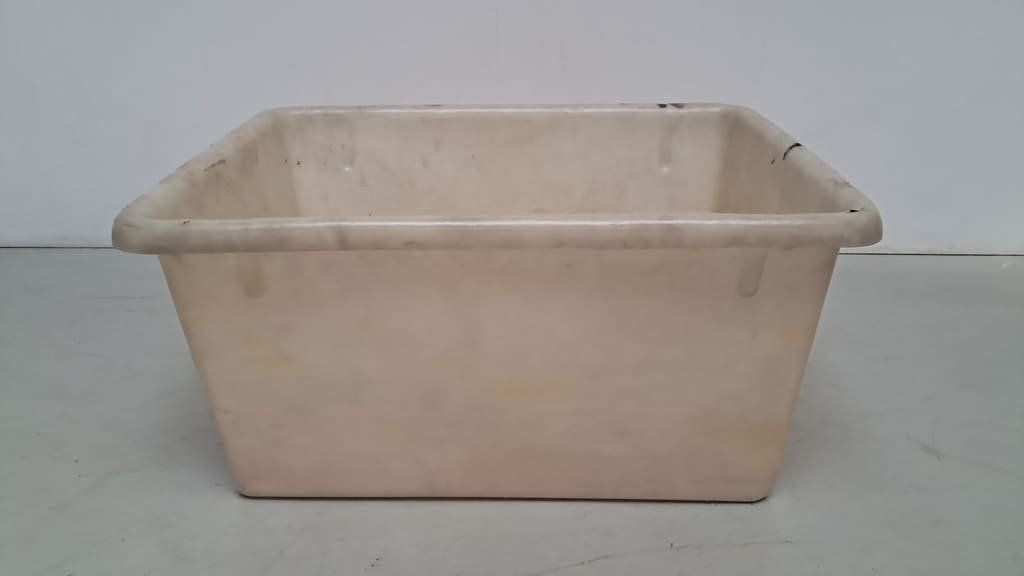 Contenitori & Simili: rechteckige Kunststoff-Wanne/Box – Usato da Alpnach-Dorf venduto da Hess-Automobile