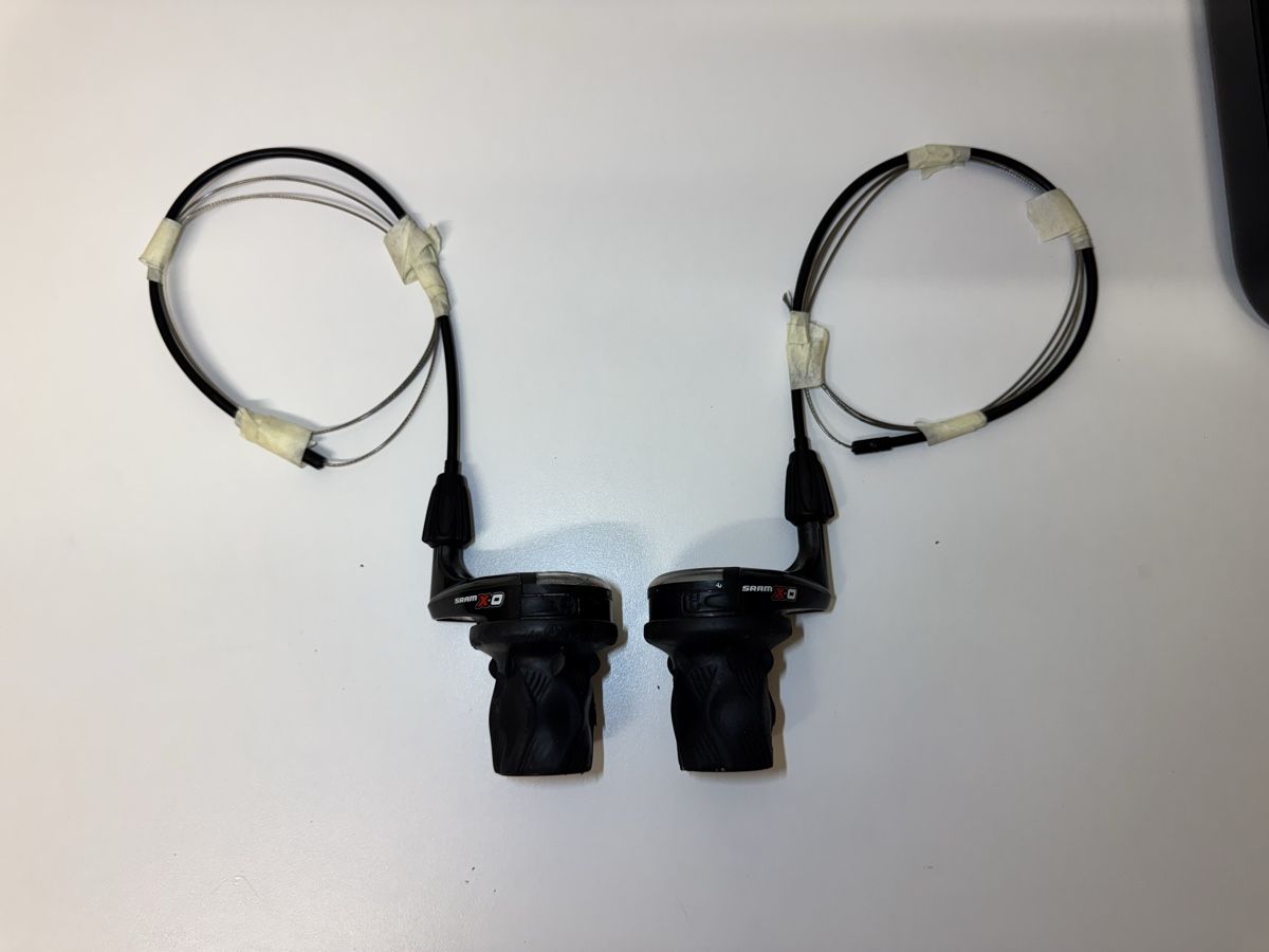 Interruttori: SRAM XO Drehgriffschalter, 9x3 – Usato da Maienfeld venduto da AGueraslan