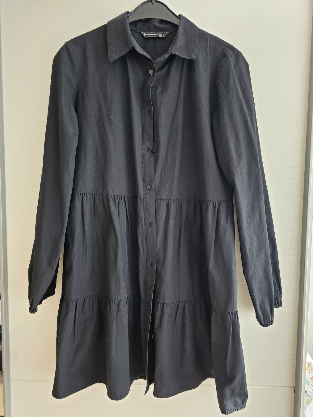 Stradivarius Vestiti: Schwarzes Kleid, Stradivarius, Grösse M – Usato da Steinmaur venduto da Kiki_m240