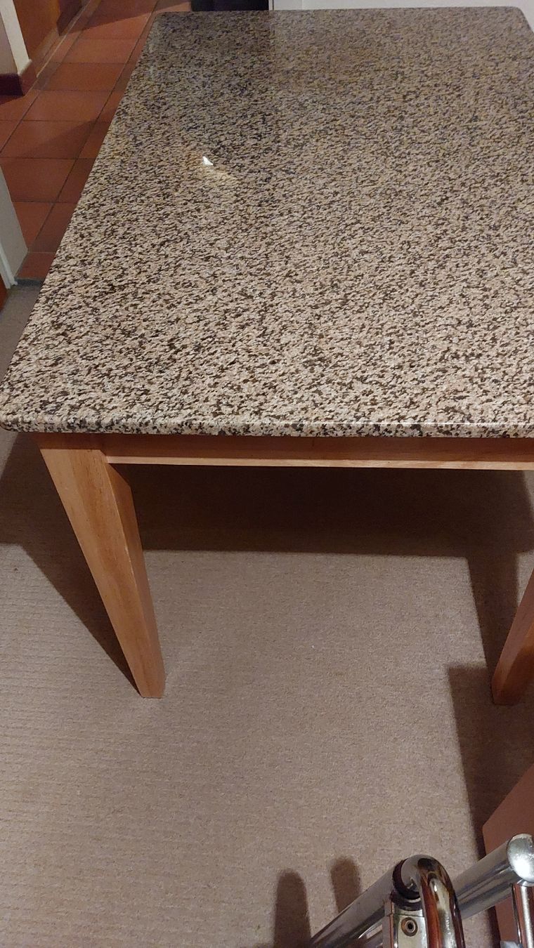 Tavoli: Granitsteinplatten-Tisch – Usato da Thörigen venduto da Mairitterling