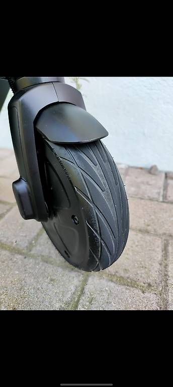 Kickboard: Ninebot Segway ES4 (E-Scooter) – Usato da Grüningen venduto da har_pc7d 4