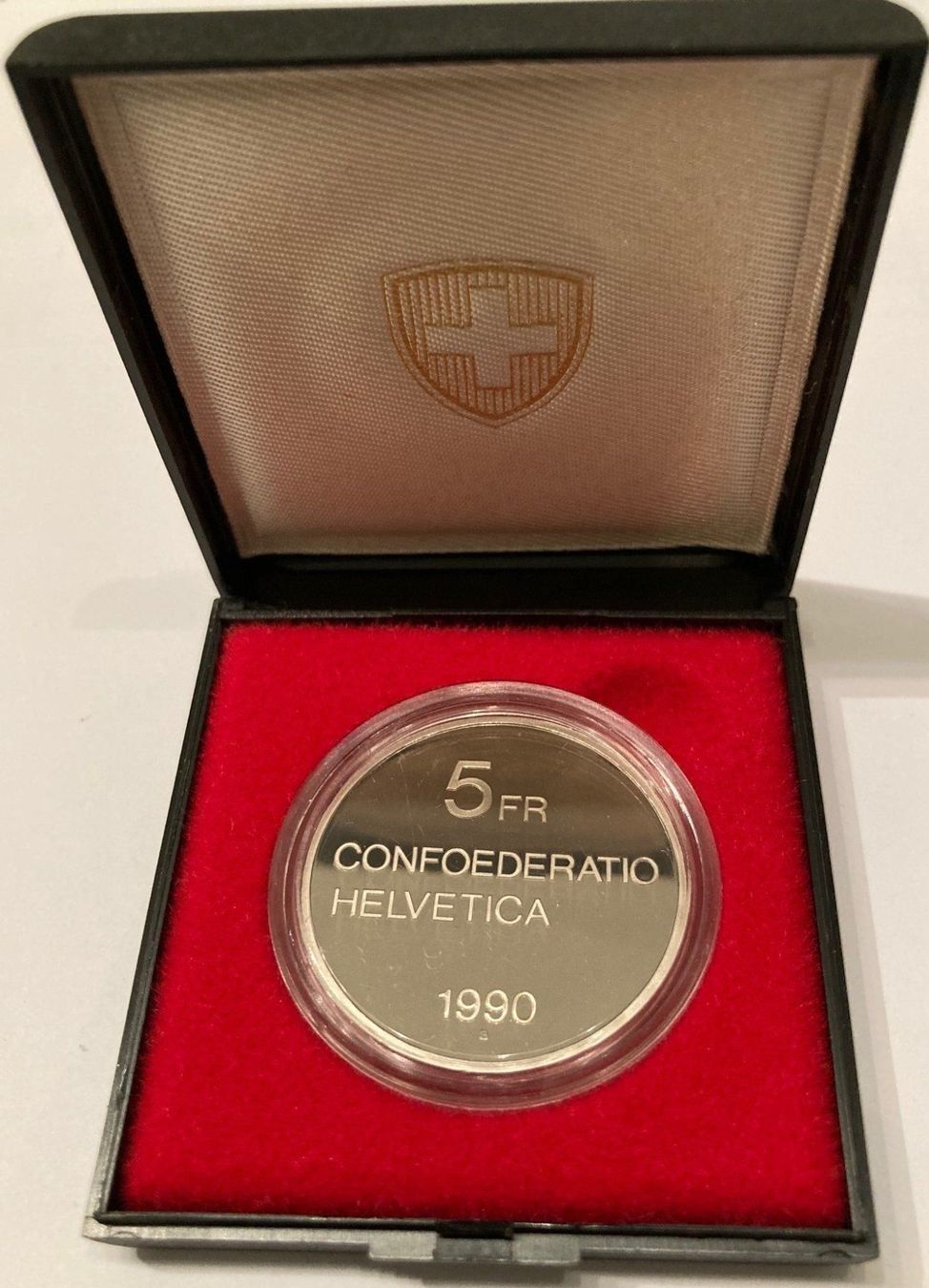 Tutti le monete: 5 Franken Gottfried Keller 1990 – Nuovo e nell'imballaggio originale da Wil SG venduto da Familie_Fiechter 1