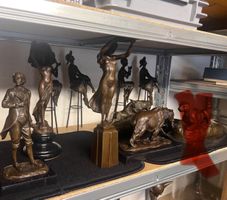 10 Bronzefiguren im Block  (wegen Umzug ganze Lager zu habe)