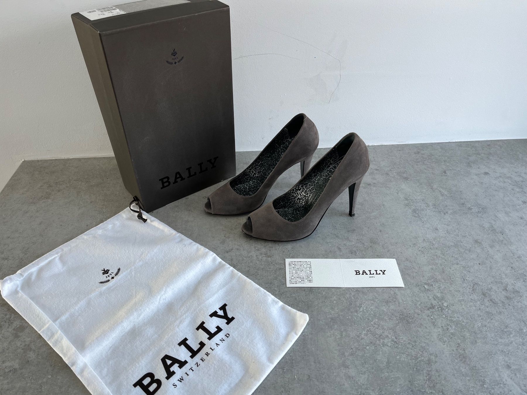 Bally Scarpe da donna: BALLY Peeptoes Pumps grau Gr. 38.5, NP: 525.- – Nuovo (secondo la descrizione) da Zollikofen venduto da spunk65 1
