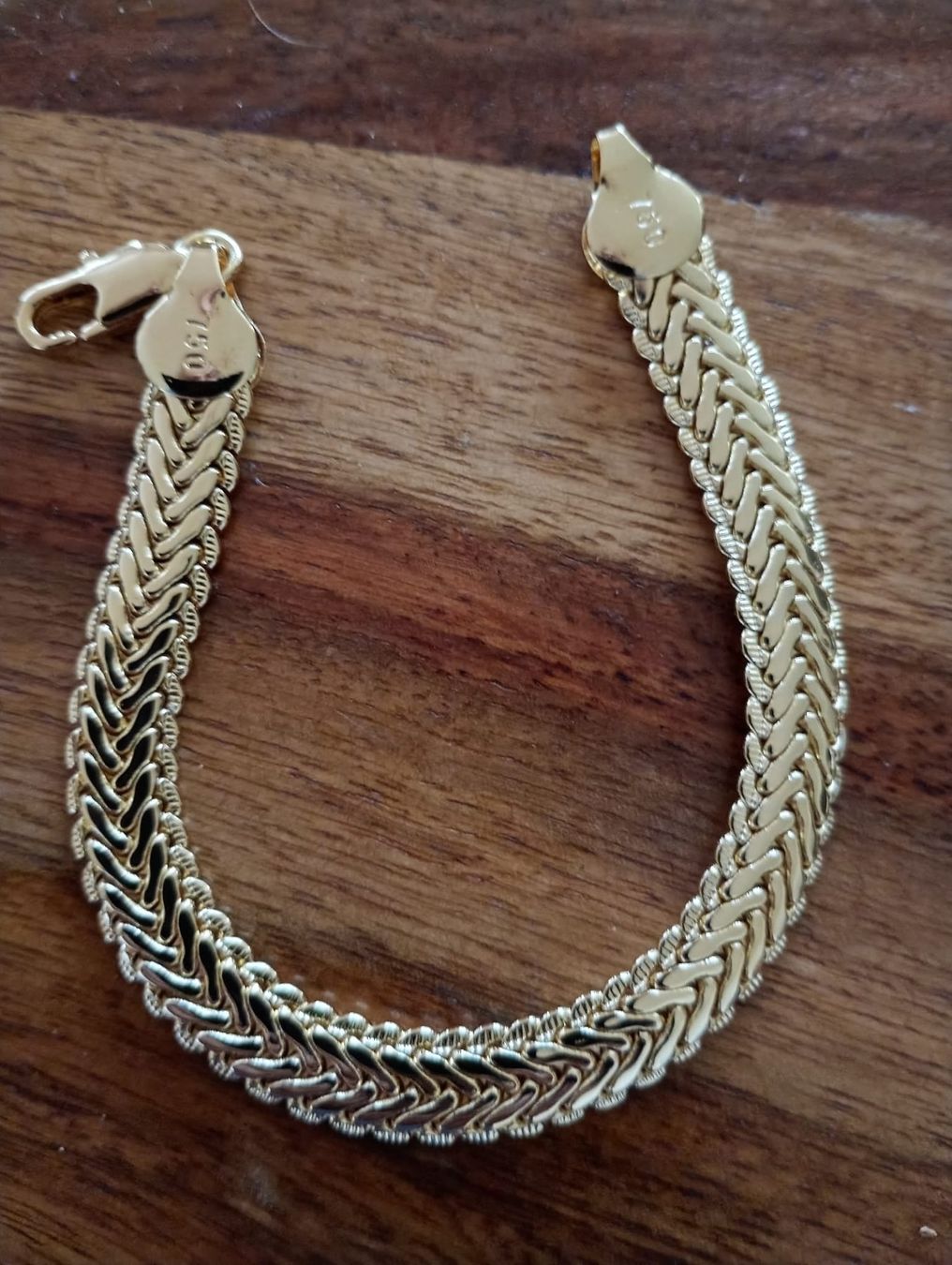 Armbänder & -reifen: Vergoldete Armband mit 18 Karat – Neu und originalverpackt aus St.Gallen von Viki3