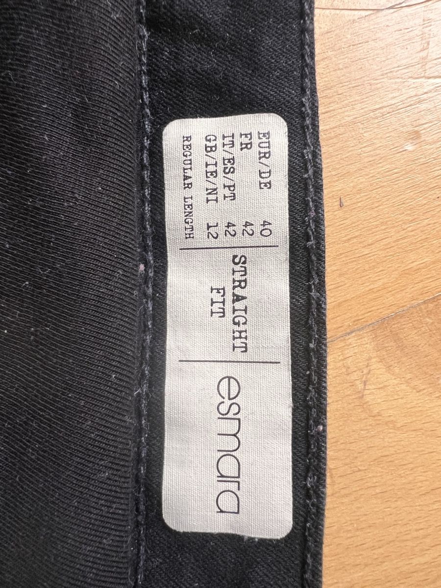 Lotti di vestiti: Schwangerschaft Paketkleider – Usato da Zürich venduto da Jakomo007 3