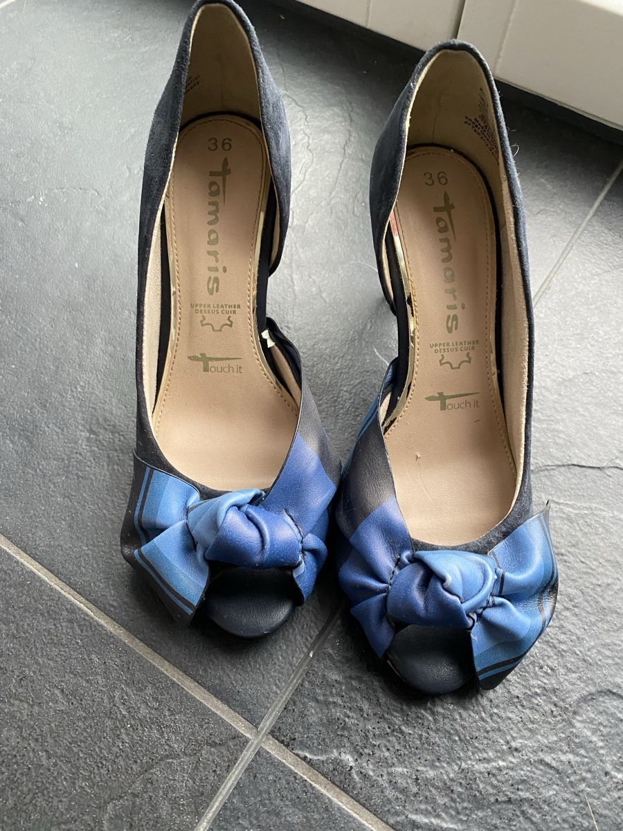 Tamaris Scarpe da donna: Suede open toe pumps – Nuovo (secondo la descrizione) da Zug venduto da kse_w9mn