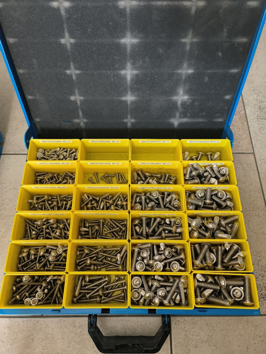 Sortimo Tous les outils: Sortimo Koffern mit Schrauben  – D'occasion à Kreuzlingen par Lilith888 2