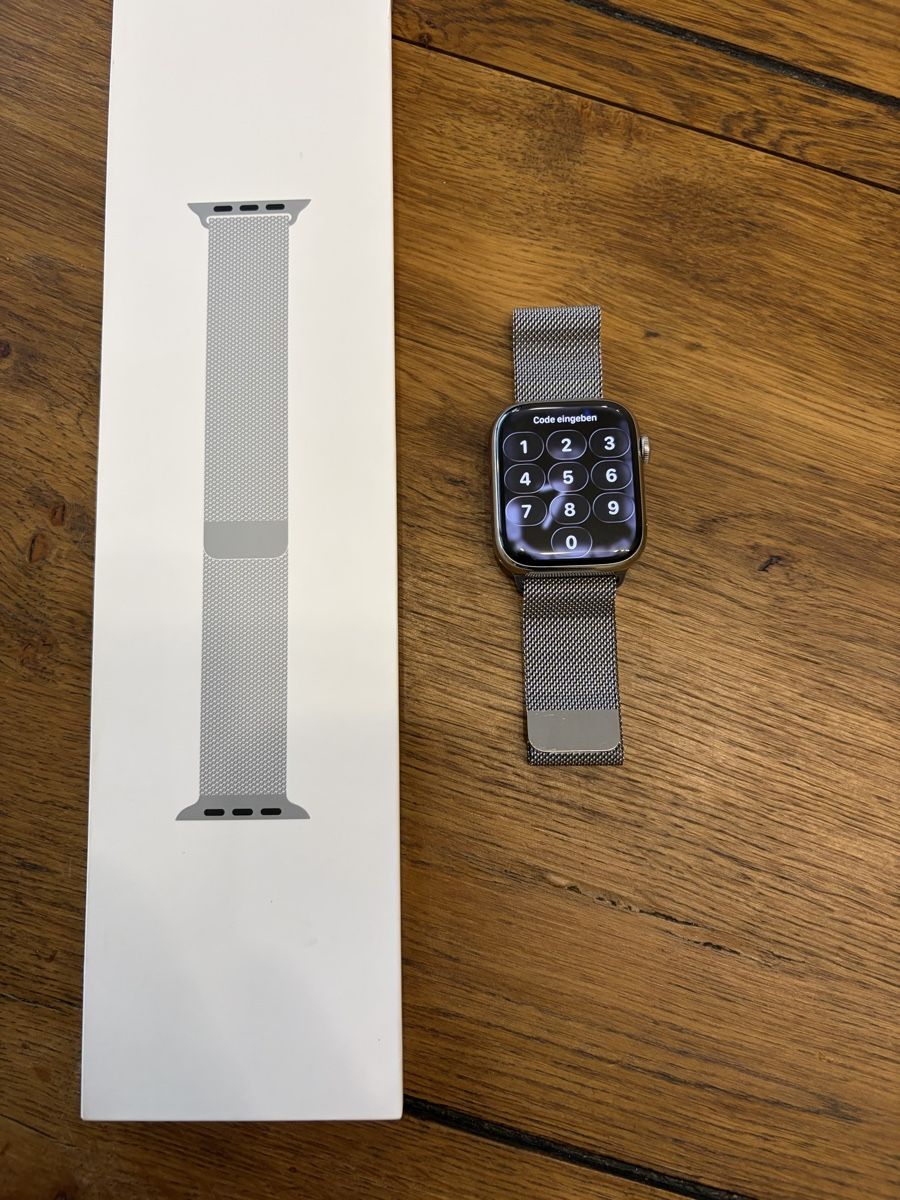 Apple Smartwatch: Apple Watch Series 9 45mm Edelstahl – Usato da Zürich venduto da Atze1978 1