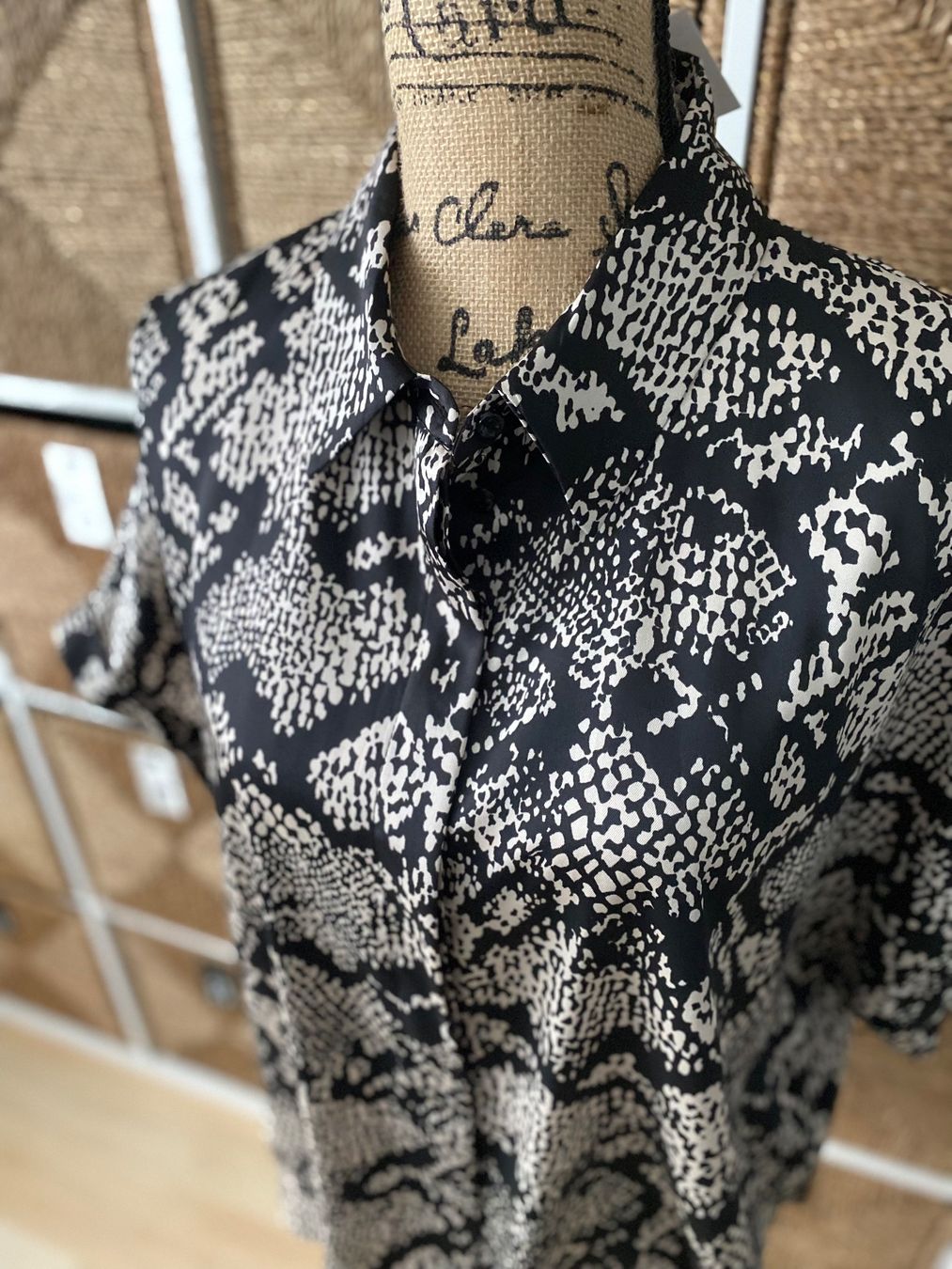 Zara Blusen: ZARA shirt, XL, snake print – Neu (gemäss Beschreibung) aus Safenwil von rgs_tg62 1